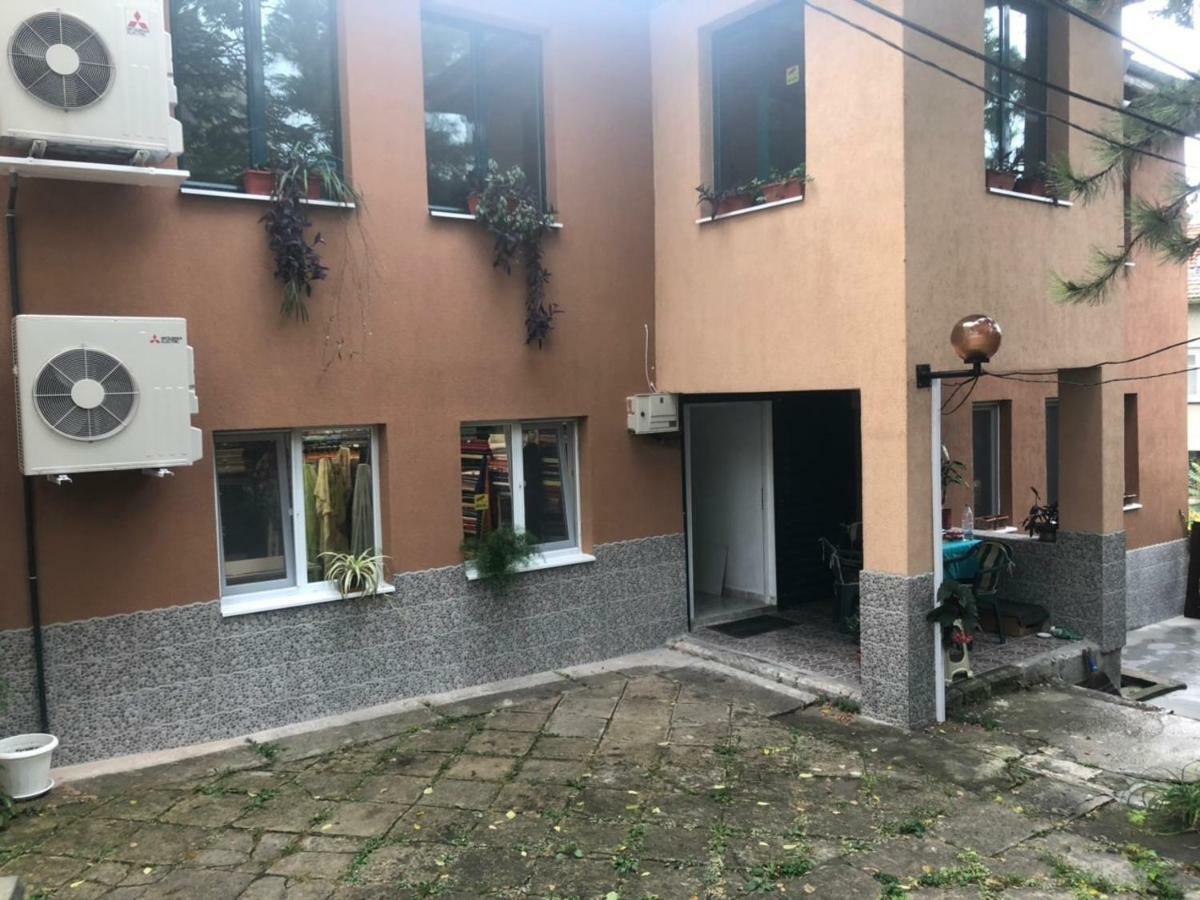 Нощувки Шумен Extérieur photo